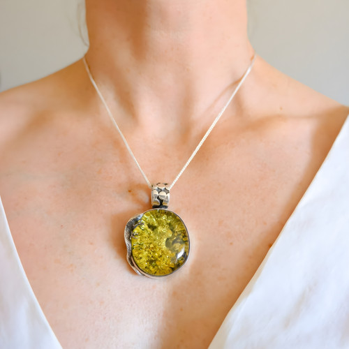 Collana con ciondolo lucertola