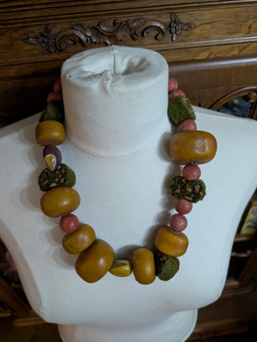 Collana etnica antica