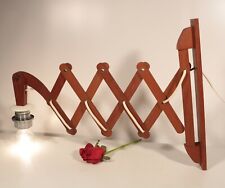 LAMPADA A FORBICE ESTENSIBILE