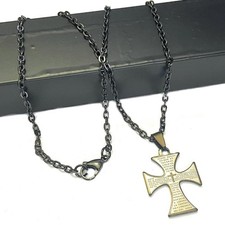 Collana con croce in acciaio