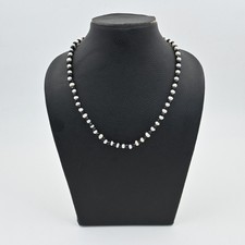 Collana con spinello nero