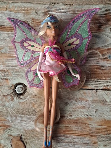 Winx club bambola flora - club",