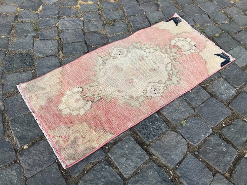Tappeto piccolo vintage turco