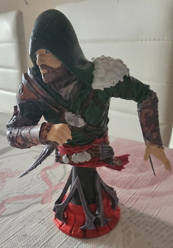 Busto ezio auditore action - busto,