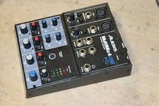 Alesis MultiMix 4 Console di