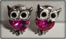 ORECCHINI GUFO CON STRASS FUXIA CHIUSURA A BOTTONE