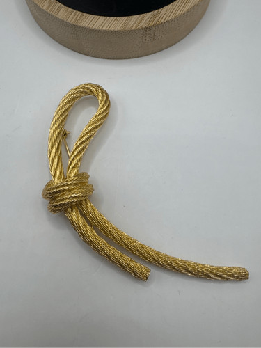 Spilla nodo corda testurizzata