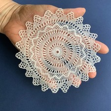 Piccolo centrino antico, merletto armeno ad ago sottobicchiere 14 cm