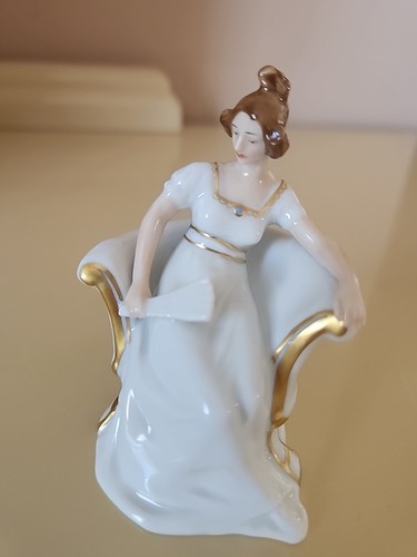 Statuina porcellana miniatura