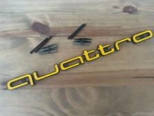 Distintivo quattro giallo e