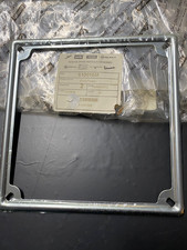 CORNICE TARGA IN METALLO