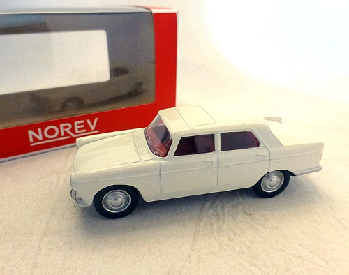 Peugeot 404 bianco - peugeot,