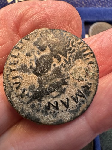 Vitellius va 32 - as,,
