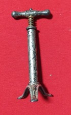 Cavatappi a forma di pompa per bicicletta