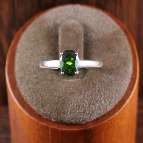 Anello solitario diopside