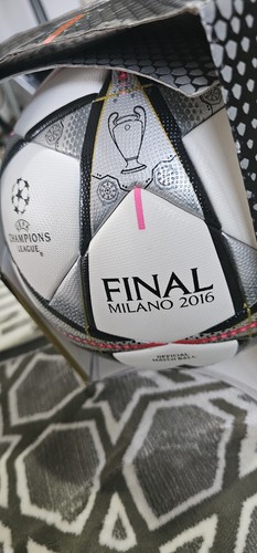 Adidas finale uefa - finale, champions