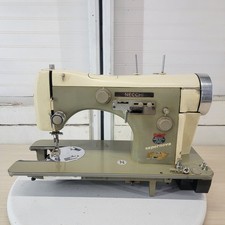 Macchina da cucire italiana