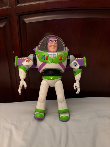 Original buzz lightyear toy - lightyear,