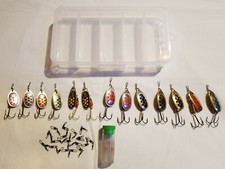 Kit 13 Esche Artificiali MEPPS, Scatola E Moschettoni