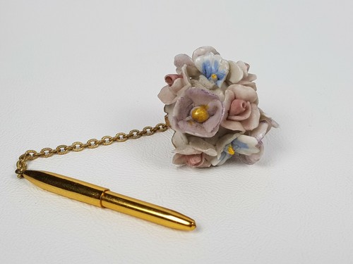 Composizione fiori porcellana - composizione,