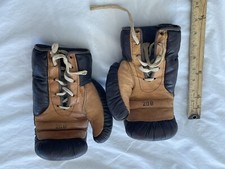 Coppia di guanti in pelle da