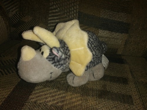 Peluche dinosauro triceratopo