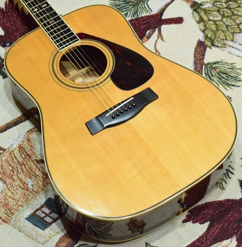 Chitarra acustica vintage