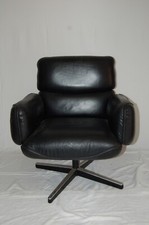  Due poltrone design O Zaph per Knoll International