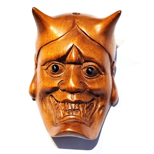 G8636 statuina netsuke - statuina, in