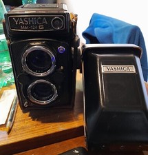 YASHICA MAT 124G Biottica analogica formato 6X6 in ottime  mai usata perfetta-