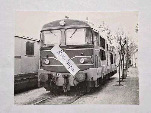 Fotografia deposito locomotive - fotografia,