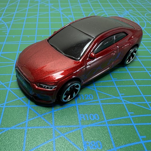 Hot wheels audi coupe - rs,