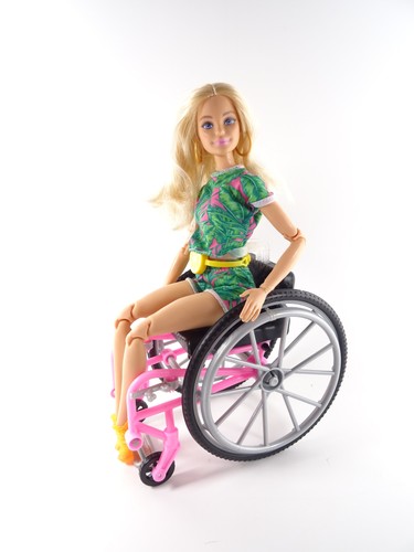 Barbie fashionista doll con - barbie,