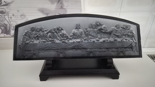 Scultura bassorilievo che - scultura,