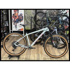 Whyte 529 cemento lucido con