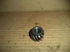 - APRILIA RED ROSE 50 (MOTORE MINARELLI RV3 AP) INGRANAGGIO PIGNONE ALBERO MOTOR