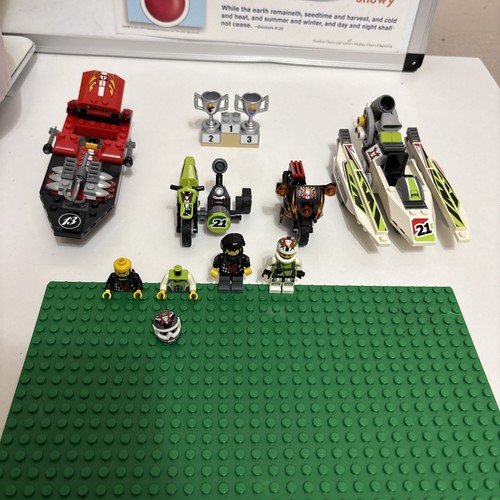 Lego world racers minifigure - lego,