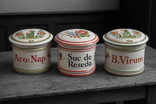 Tris vasi vintage farmacia - vintage,