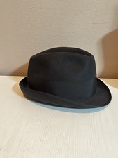 Cappello a cilindro nero