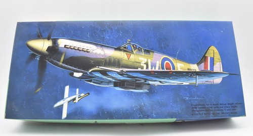 Modellino aereo model kit