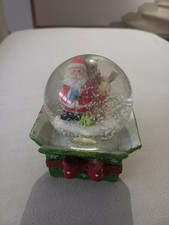 Sfera In Vetro Con Neve E