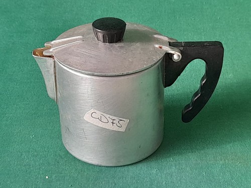 Vecchia caffettiera servire - caffettiera, a