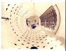 1957 LONDON Olympia - Engineer Bill KELLY working in steel drum *Photo 20x15