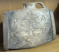 Antichissima borraccia / barilotto in legno scolpita in unico pezzo di castagno