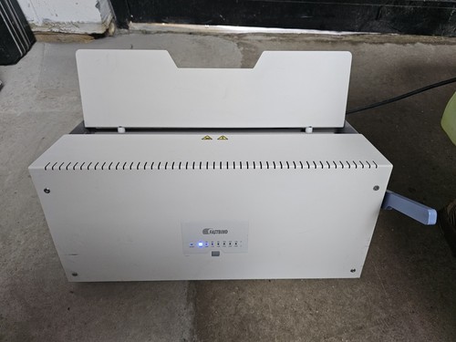 Macchina per scanalature