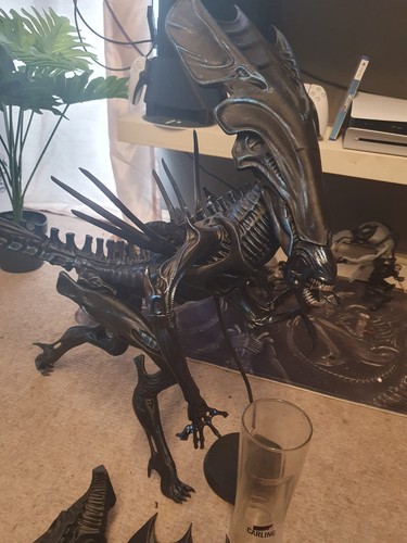 Alien queen scale not - alien,