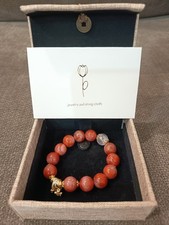 Bracciale di perline fatto a