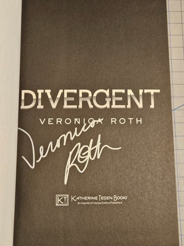 Signed divergent veronica - signed,