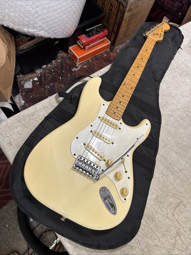 Fender squier stratocaster - fender,