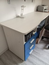 cameretta a ponte usata ragazzo,doppio letto,armadio e scrivania.